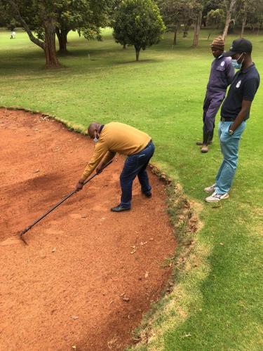 bunker-raking-demo-at-vetlab-golf-course